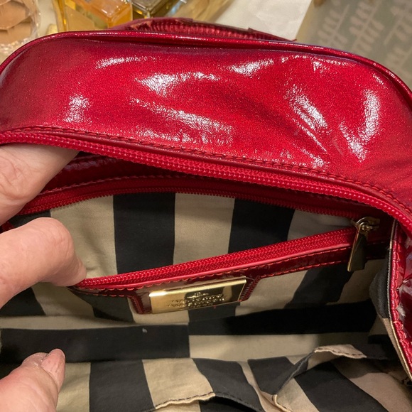 Vivienne Westwood Jasmine Red Patent Leather Handbag with Gold Glitter Detail - Picture 10 of 16